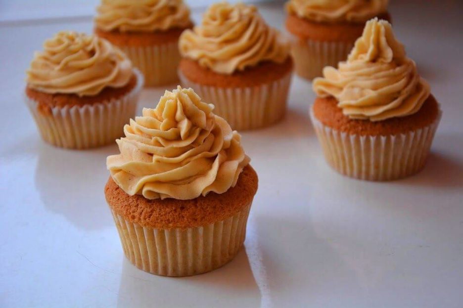 Mari Cocinillas - Cómo hacer crema de mantequilla o buttercream para cupcakes