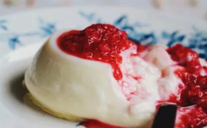 Mari Cocinillas - PANNACOTTA ITALIANA RECETA SÚPER FÁCIL ¡SÓLO 4 INGREDIENTES! | Las María Cocinillas