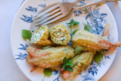 Mari Cocinillas - Flores de calabacín rellenas en tempura