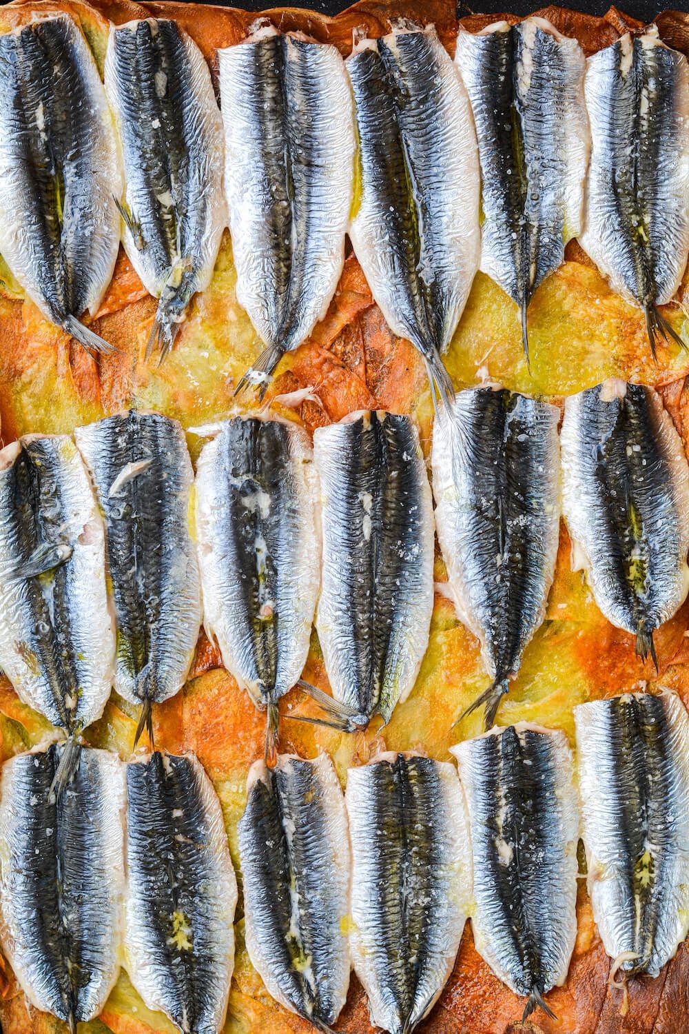 BOQUERONES AL HORNO CON PATATAS
